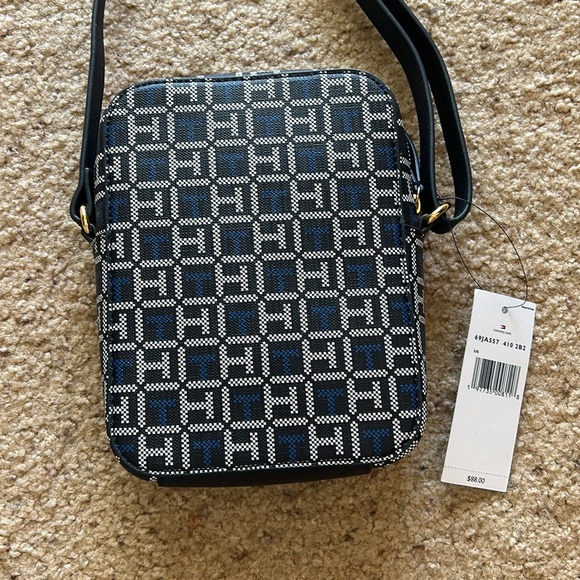 Tommy Hilfiger crossbody - Picture 2 of 5